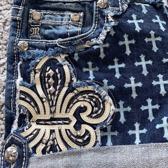 Miss Me mid rise cuffed shorts - Picture 2 of 6